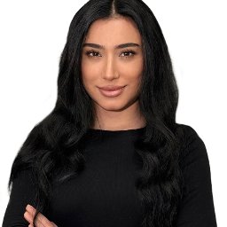 Arzu — Nail Specialist bei Cube Beauty Berlin